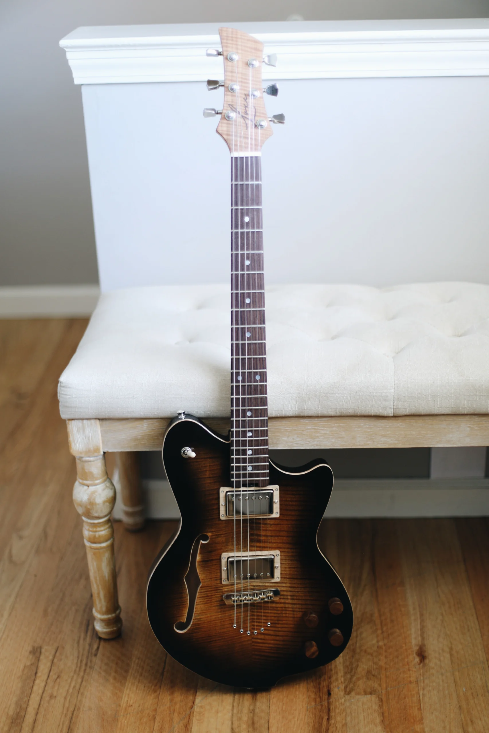 Procella | Tobacco Burst — detail